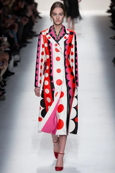 Look 1